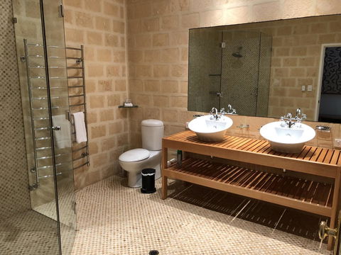 Caves Road Guest Houses - Accommodation Gold Coast 17