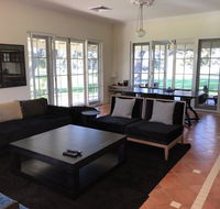 Caves Road Guest Houses - Gold Coast 4U