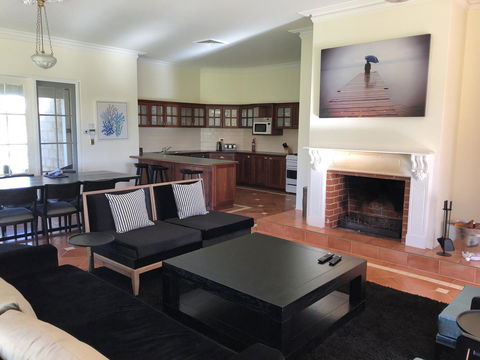 Caves Road Guest Houses - Accommodation Gold Coast 8