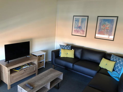 West Beach Lagoon 114 â€“ Ocean Views - Gold Coast 4U 3