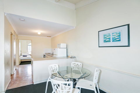 West Beach Lagoon 114 â€“ Ocean Views - Gold Coast 4U 8