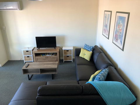 West Beach Lagoon 114 â€“ Ocean Views - Gold Coast 4U 2