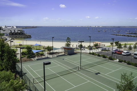 Luxury Suite Bunbury - Gold Coast 4U 1