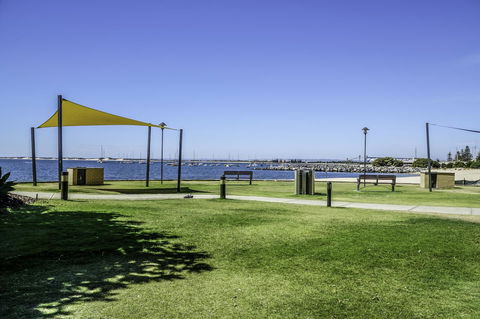 Luxury Suite Bunbury - Gold Coast 4U 20