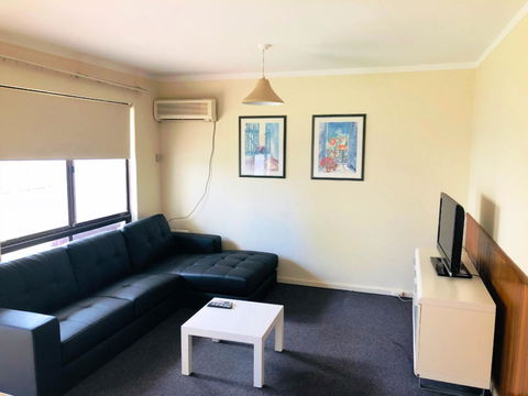 West Beach Lagoon 208 â€“ Great Value! - Gold Coast 4U 10