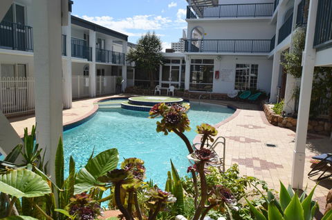 West Beach Lagoon 208 â€“ Great Value! - Gold Coast 4U 17