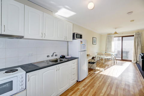 West Beach Lagoon 208 â€“ Great Value! - Gold Coast 4U 12