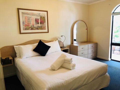 West Beach Lagoon 208 â€“ Great Value! - Gold Coast 4U 2