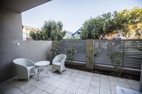 Zappeion Apartments - Accommodation Gold Coast 2