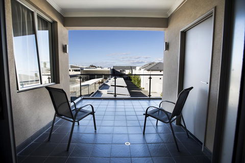 Zappeion Apartments - Accommodation Gold Coast 23