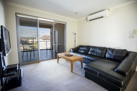 Zappeion Apartments - Accommodation Gold Coast 20