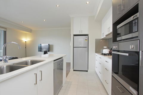 Zappeion Apartments - Accommodation Gold Coast 27