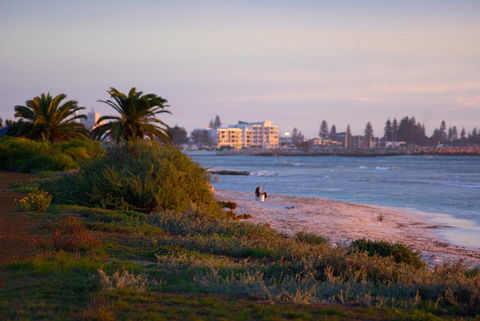 Nesuto Geraldton - Gold Coast 4U 3