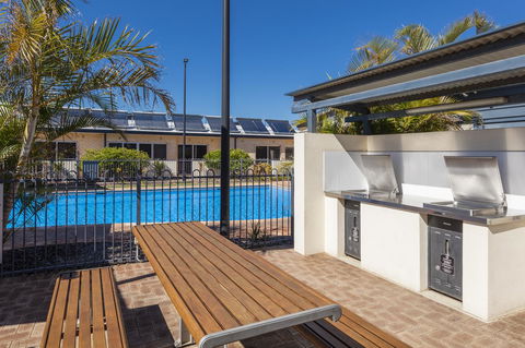 Nesuto Geraldton - Gold Coast 4U 1