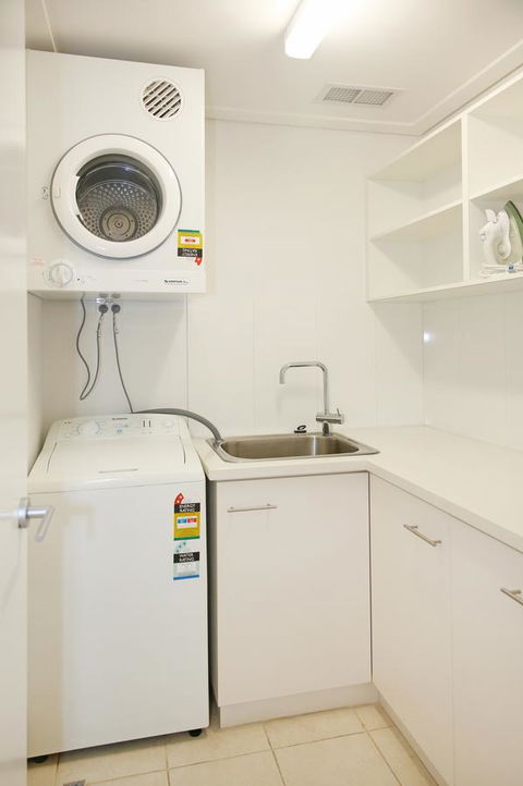 Nesuto Geraldton - Gold Coast 4U 30
