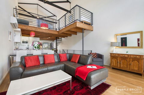 Spacious Central Townhouse - Accommodation Gold Coast 2