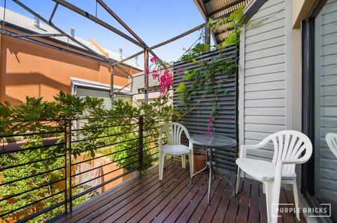 Spacious Central Townhouse - Accommodation Gold Coast 10