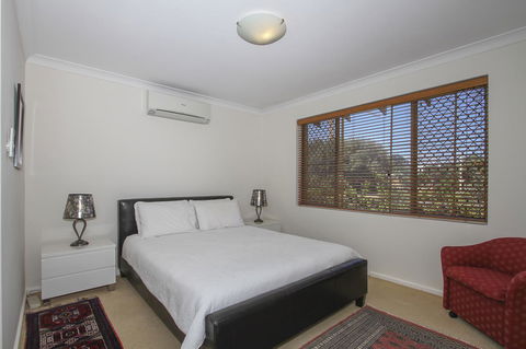 Leederville Townhouse - Gold Coast 4U 4