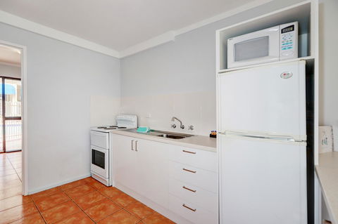 West Beach Lagoon 204 â€“ Ground Floor - Gold Coast 4U 7