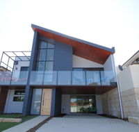 Sunset Place Apartments - Gold Coast 4U