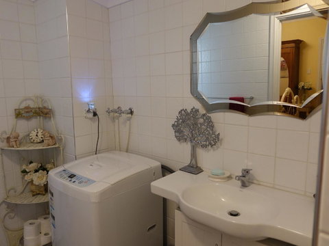 The Blacksmiths Cottage - Accommodation Gold Coast 29
