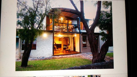 Dunsborough Luxury Villa - Gold Coast 4U 0