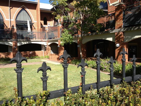 Cloisters - Gold Coast 4U 20