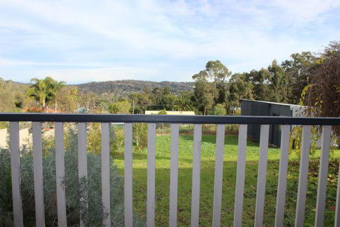 Yvonnes Rest Holiday Home - Gold Coast 4U 8