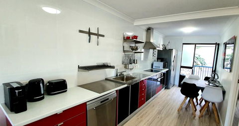 West Beach Lagoon 211 â€“ Great Views - Gold Coast 4U 3