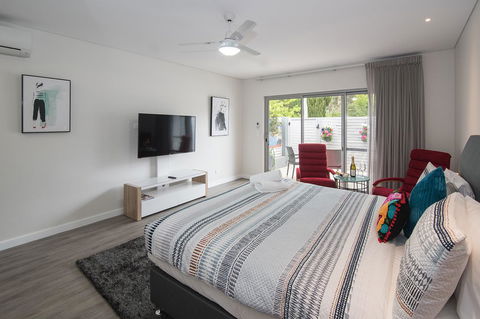 Churchill Studios - Gold Coast 4U 0