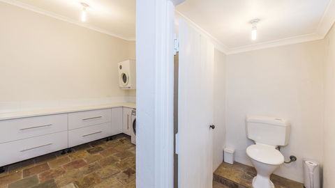 Leisurely Manor - Spacious Three Bedroom Home In Fremantle - Accommodation Gold Coast 12