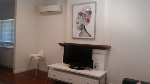 Leisurely Manor - Spacious Three Bedroom Home In Fremantle - Accommodation Gold Coast 6