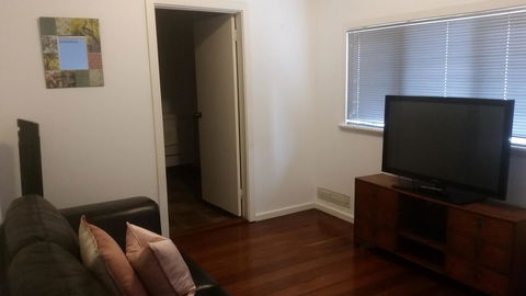 Leisurely Manor - Spacious Three Bedroom Home In Fremantle - Accommodation Gold Coast 10