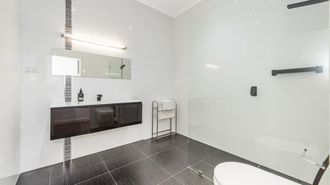 Leisurely Manor - Spacious Three Bedroom Home In Fremantle - Accommodation Gold Coast 8