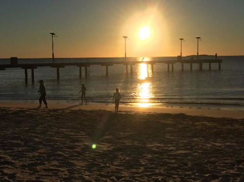 Don\'t Worry Be Happy - Gold Coast 4U 2