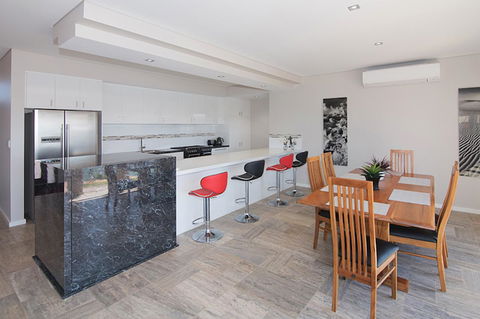 Oceans Edge - Busselton - Gold Coast 4U 10