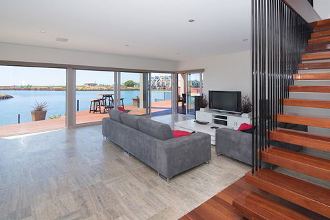 Oceans Edge - Busselton - Gold Coast 4U 8