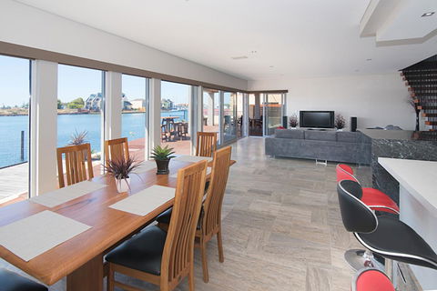 Oceans Edge - Busselton - Gold Coast 4U 9