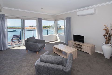 Oceans Edge - Busselton - Gold Coast 4U 6