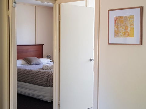 Park Avenue Holiday Units - Accommodation Gold Coast 18