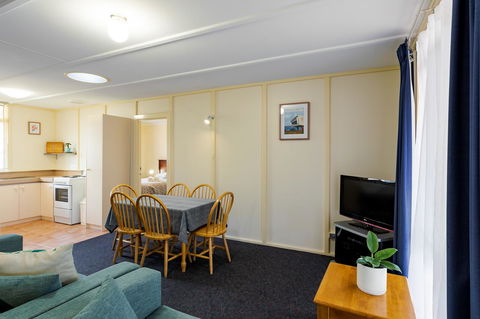 Park Avenue Holiday Units - Accommodation Gold Coast 8