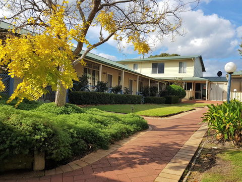 Park Avenue Holiday Units - Accommodation Gold Coast 0