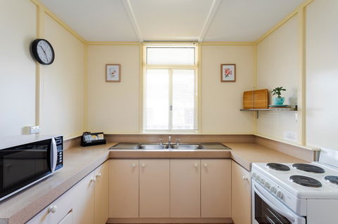 Park Avenue Holiday Units - Accommodation Gold Coast 7
