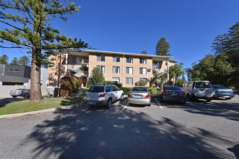 Cottesloe Apartment Close To Beach - Gold Coast 4U 29