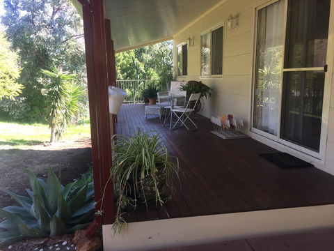 Bright & Beautiful Home On The Hills! - 1 Gold Coast 2