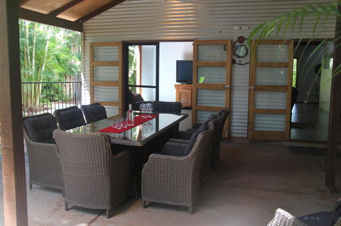 Beach House On Fox - Gold Coast 4U 24
