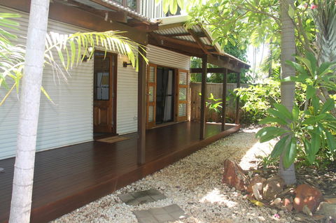Beach House On Fox - Gold Coast 4U 0