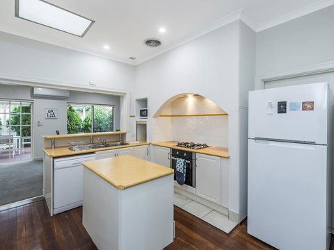Luxury Federation Style Home - Sleeps 10 - Accommodation Gold Coast 6