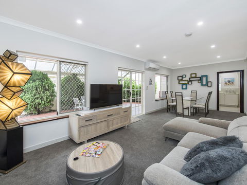 Luxury Federation Style Home - Sleeps 10 - Accommodation Gold Coast 3
