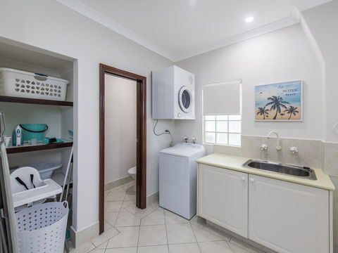 Luxury Federation Style Home - Sleeps 10 - Accommodation Gold Coast 16